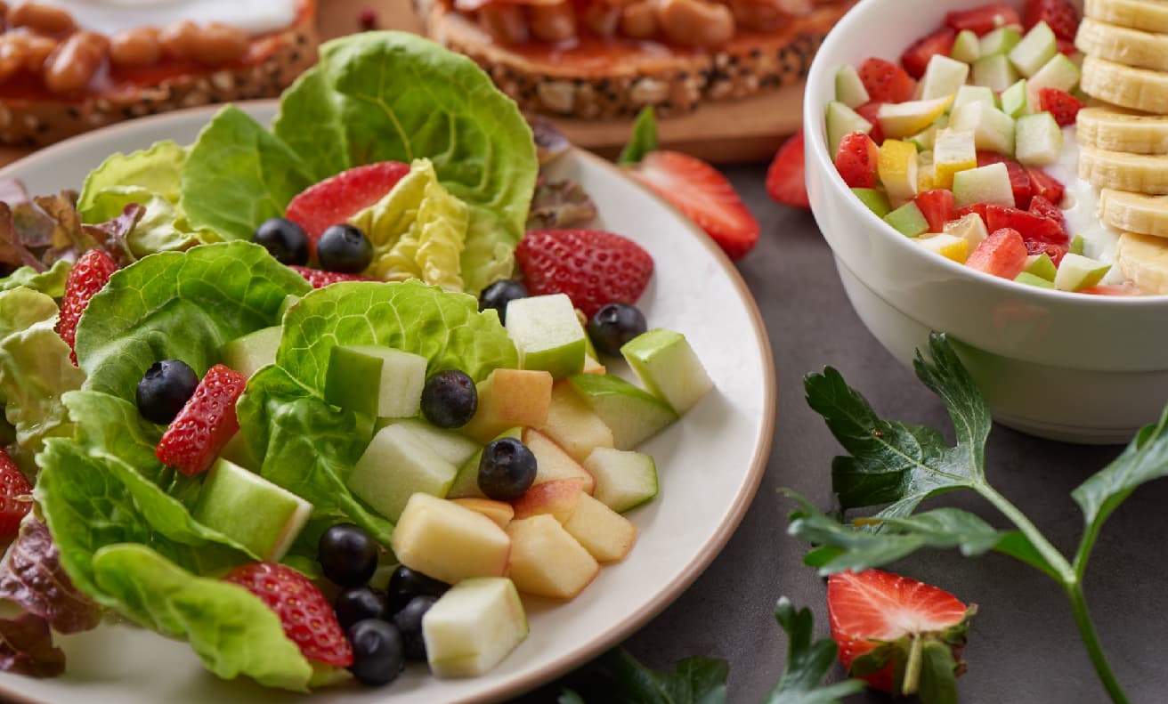 Ensaladas frutales con verduras: una combinación poderosa para tu salud